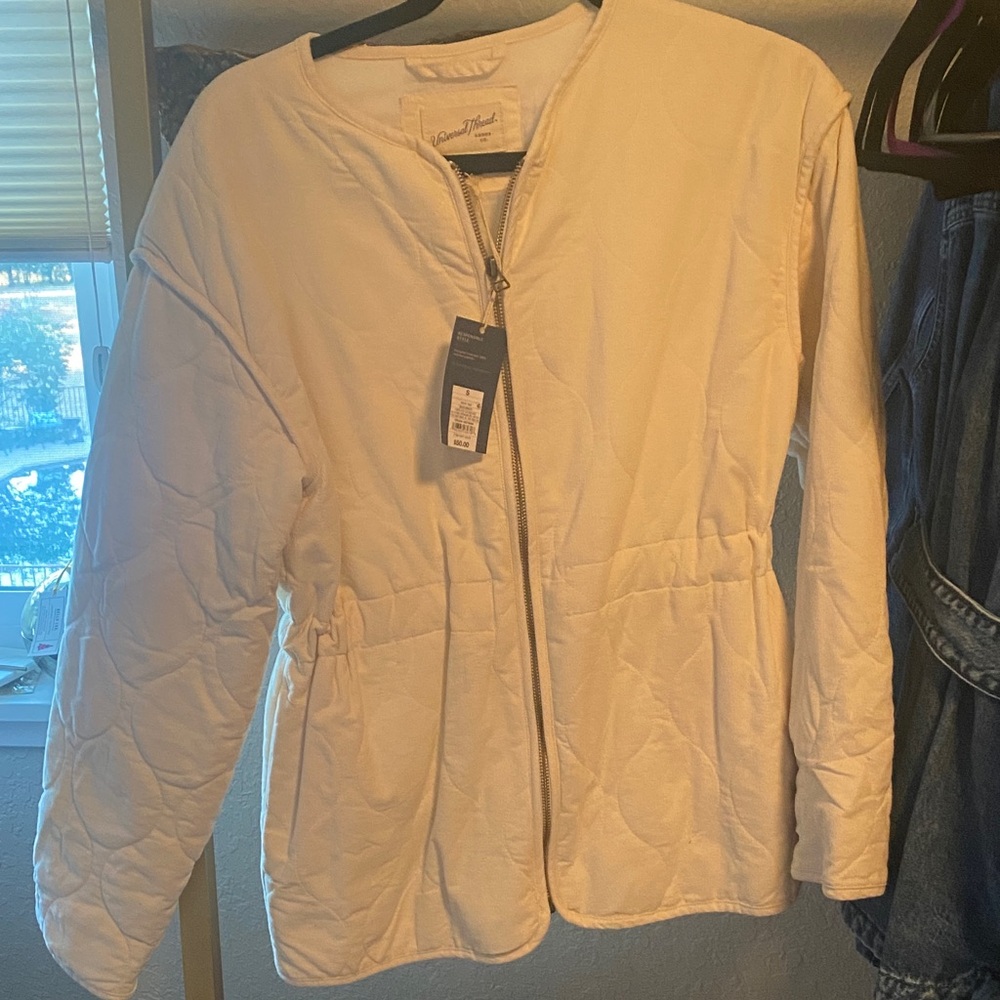 Universal Thread Women's Cream Puffer Jacket